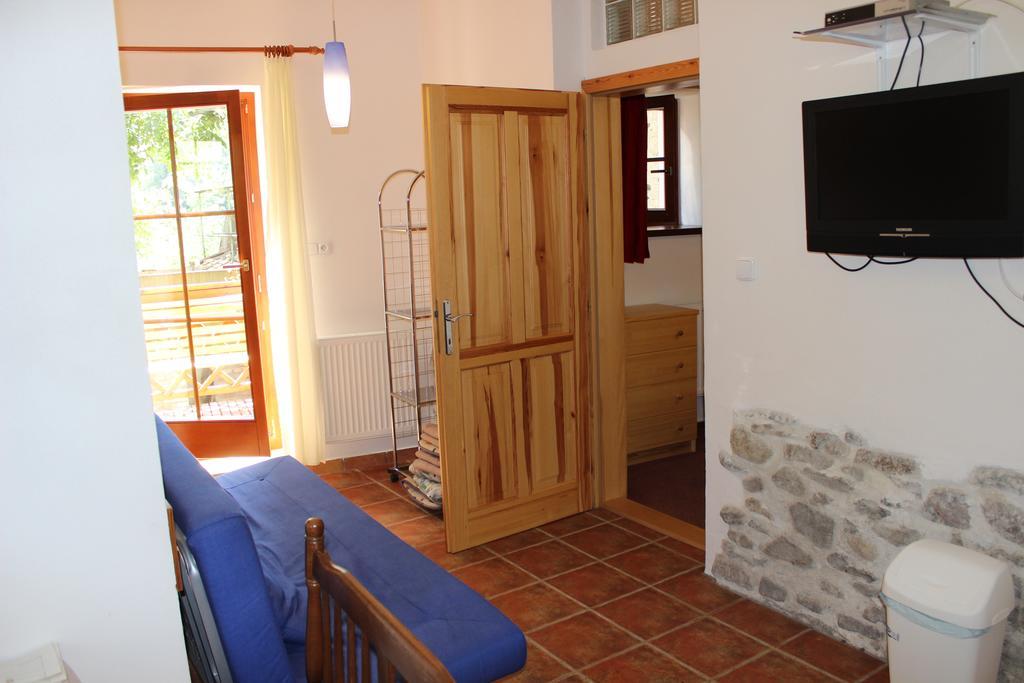 Apartament Penzion Gomelska Horní Stropnice Zewnętrze zdjęcie