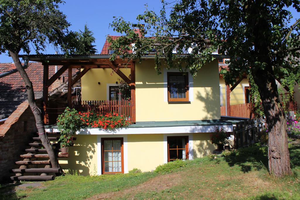 Apartament Penzion Gomelska Horní Stropnice Zewnętrze zdjęcie